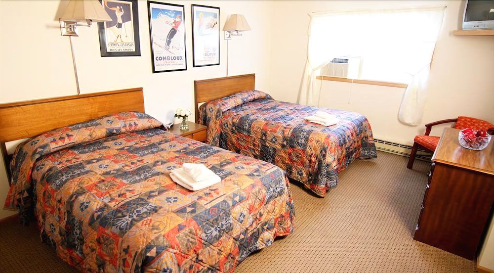 Moore's Motel - photo 7