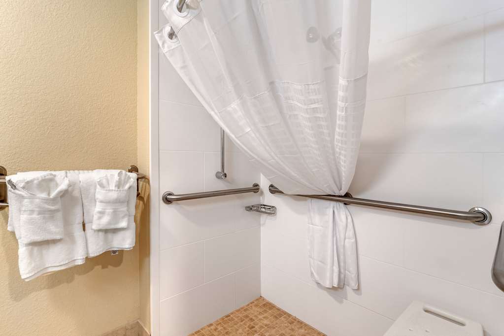 Comfort Inn & Suites South Hill I 85 - photo 8
