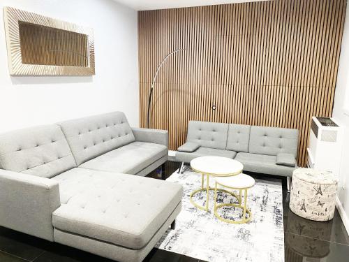 Victorian Retreat 2Bed 1Bath Parking Game Room — 4-Star Luxury Hotel in Oakland, United States