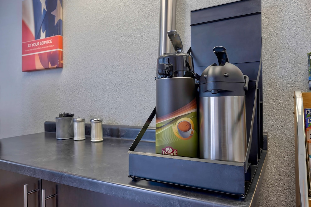 Motel 6 Oshkosh WI - photo 24