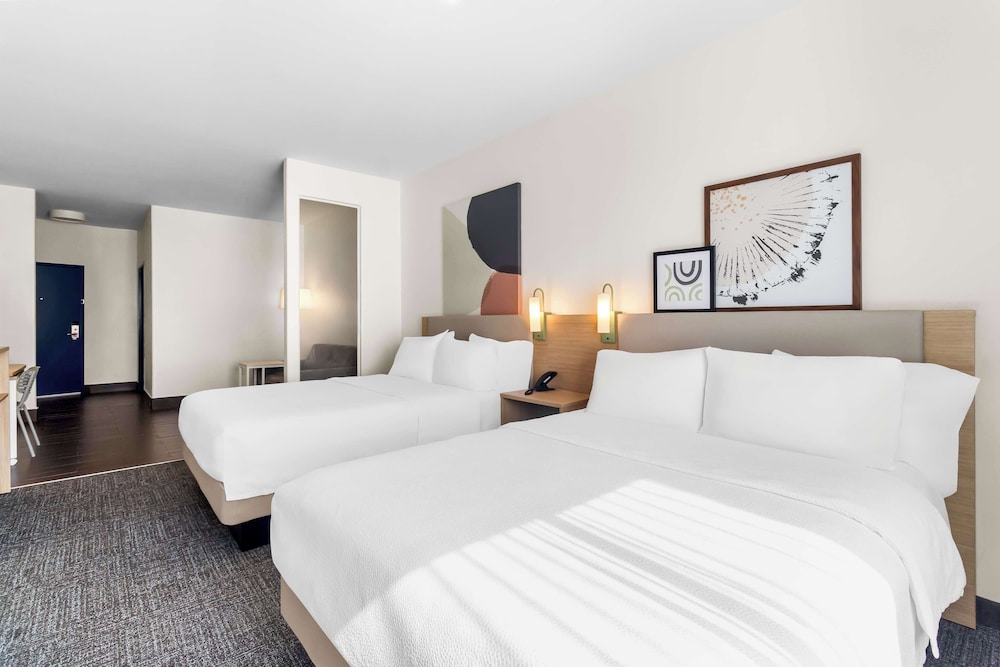 Spark by Hilton Pearland - photo 16