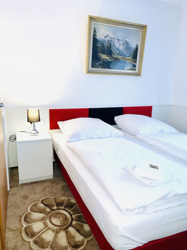 Dua Hotel — hotel in Wennigsen