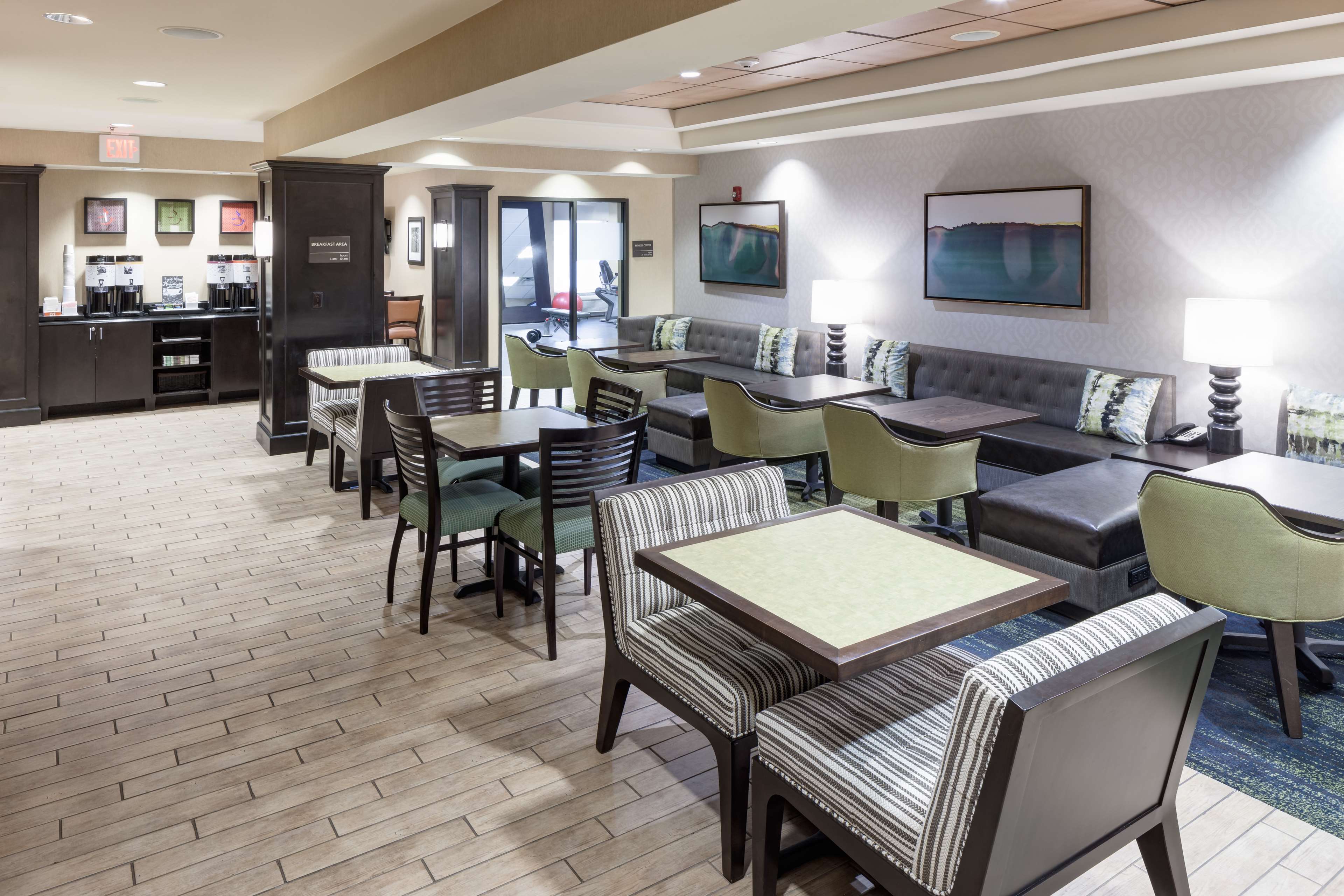 Hampton Inn & Suites Gainesville Downtown - photo 12
