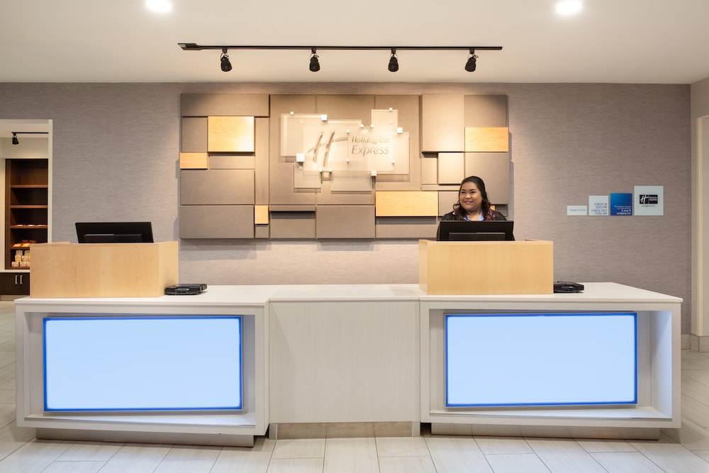 Holiday Inn Express & Suites Lincoln City by IHG - photo 44