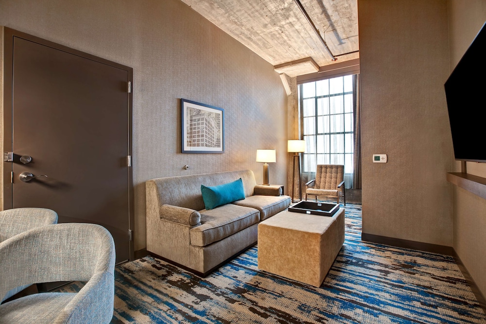 Embassy Suites by Hilton Rockford Riverfront - photo 27