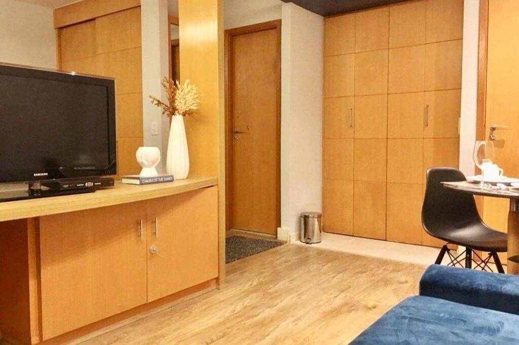 Alameda Lorena no Jardins com 2 Suítes & Piscina in Sao Paulo, Brasil