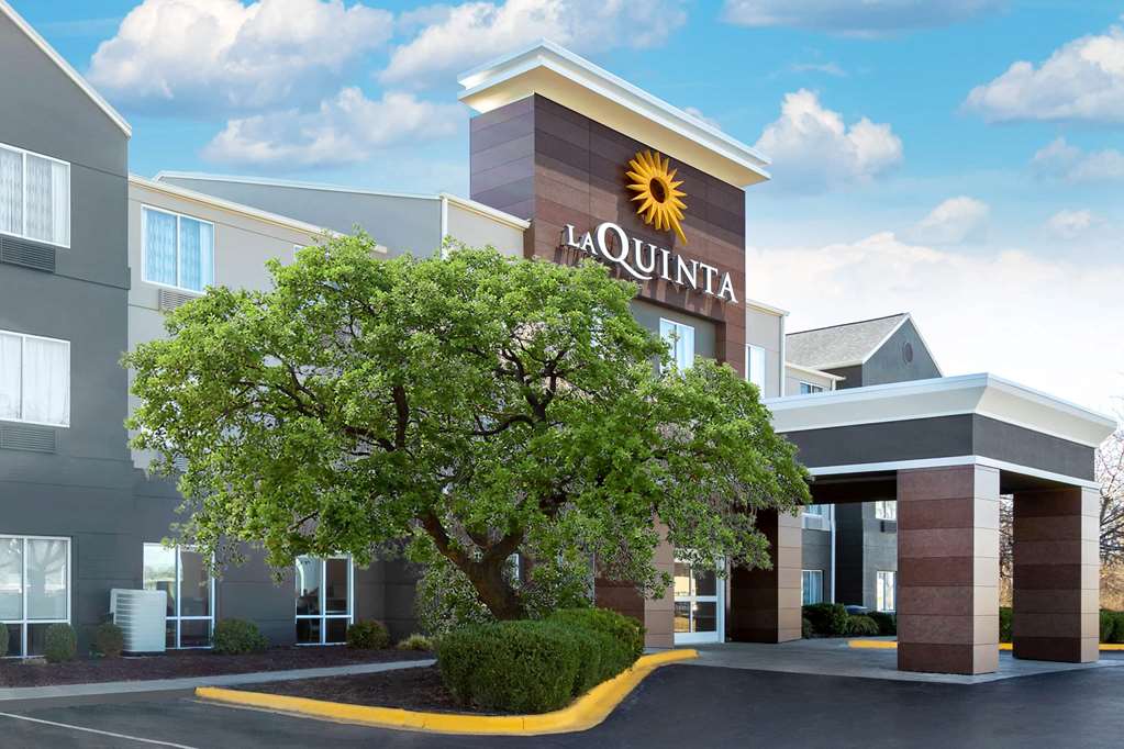 La Quinta Inn & Suites by Wyndham Hopkinsville - photo 2