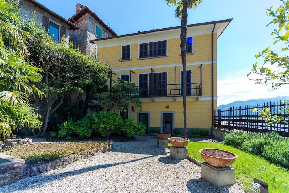 Villa Rachele — 4-Star Luxury Hotel in Varenna, Italy