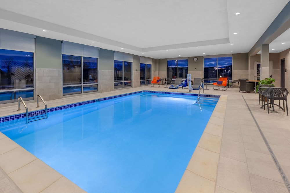 Hampton Inn & Suites Bloomfield Hills Detroit - photo 19
