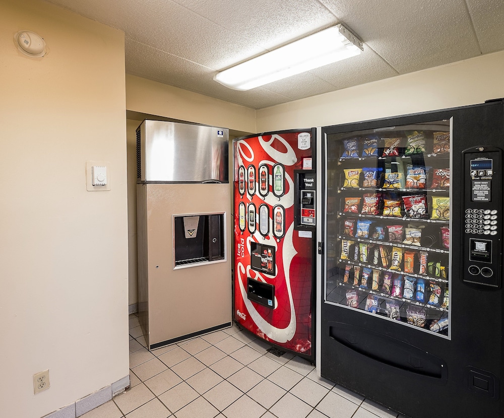 Red Roof Inn Cincinnati East Beechmont - photo 24