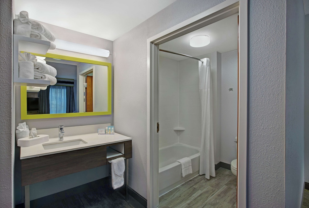 Hampton Inn & Suites Augusta West - photo 33