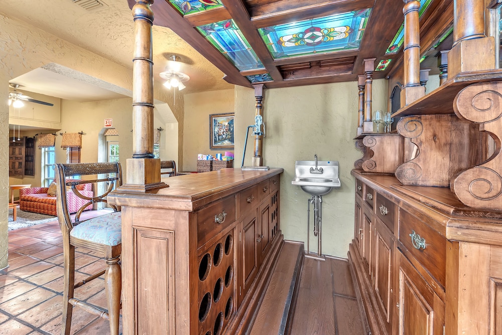 Young Mansion - photo 100