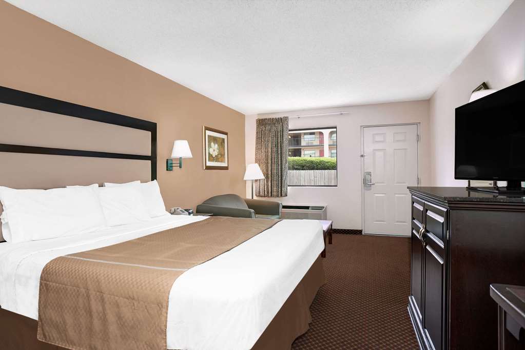 Days Inn by Wyndham Macon I 475 - photo 18