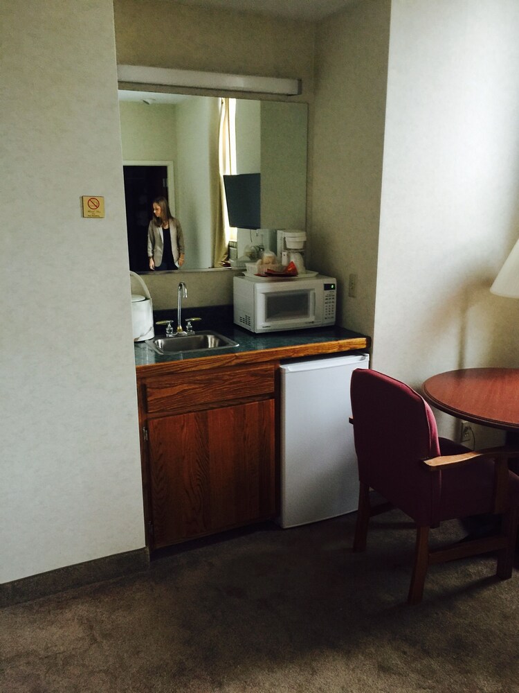 Goodfellos Suites - photo 9
