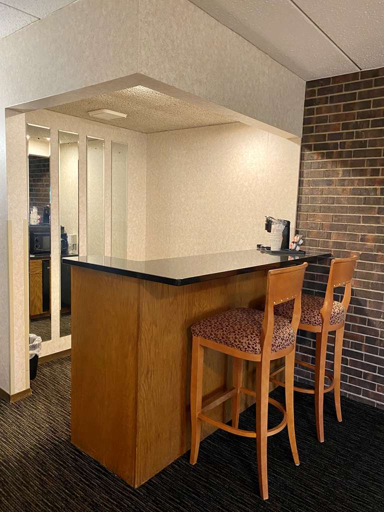 Best Western Plus Kelly Inn - photo 30