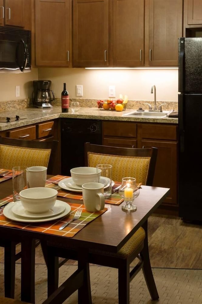 Teddy's Residential Suites Watford City - photo 18