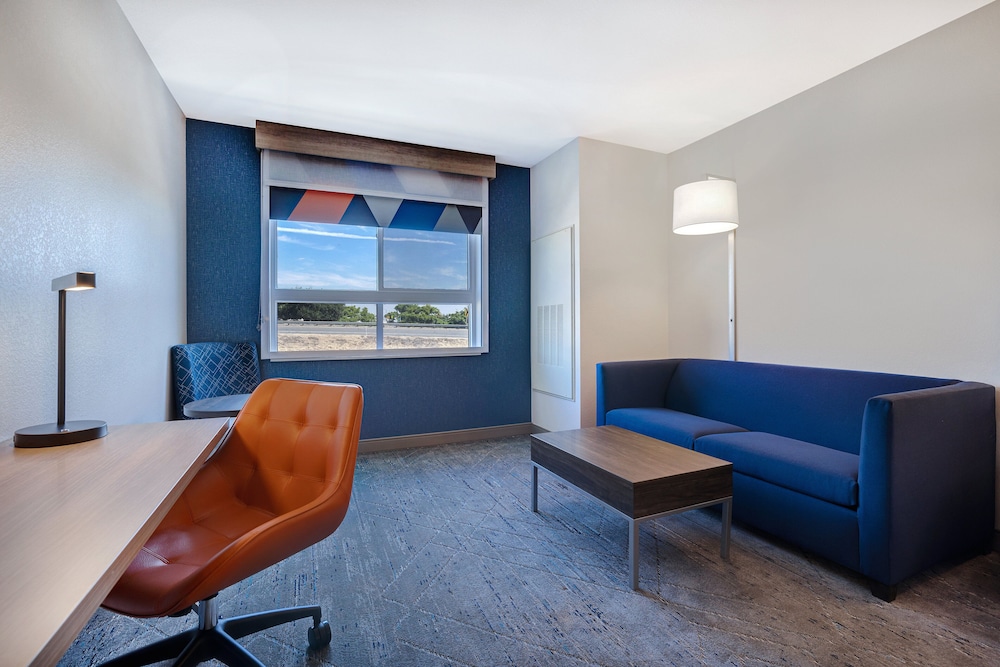 Holiday Inn Express & Suites Ontario Chino Hills by IHG - photo 18