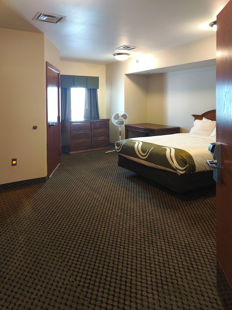 Roosevelt Hotel — Williston — photo 3