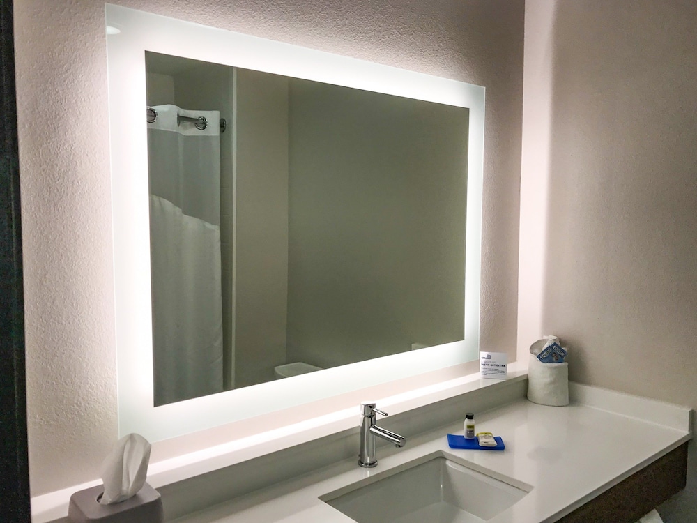 Holiday Inn Express & Suites Lubbock West by IHG - photo 14