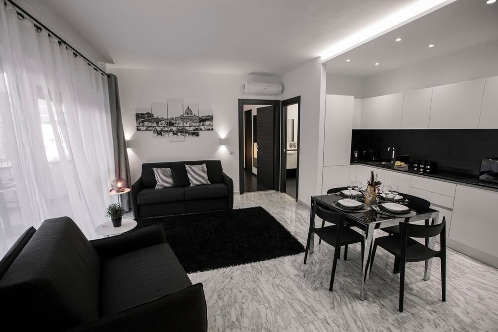 Casa Malupa Luxury Apartments — 4-Star Luxury Hotel in Rome, Italy