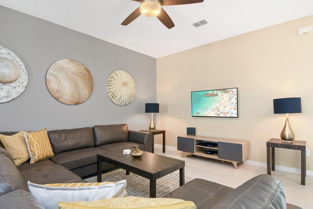 Solara Resort Brand New 4 Bed 4 5 Bath Townhome - photo 10