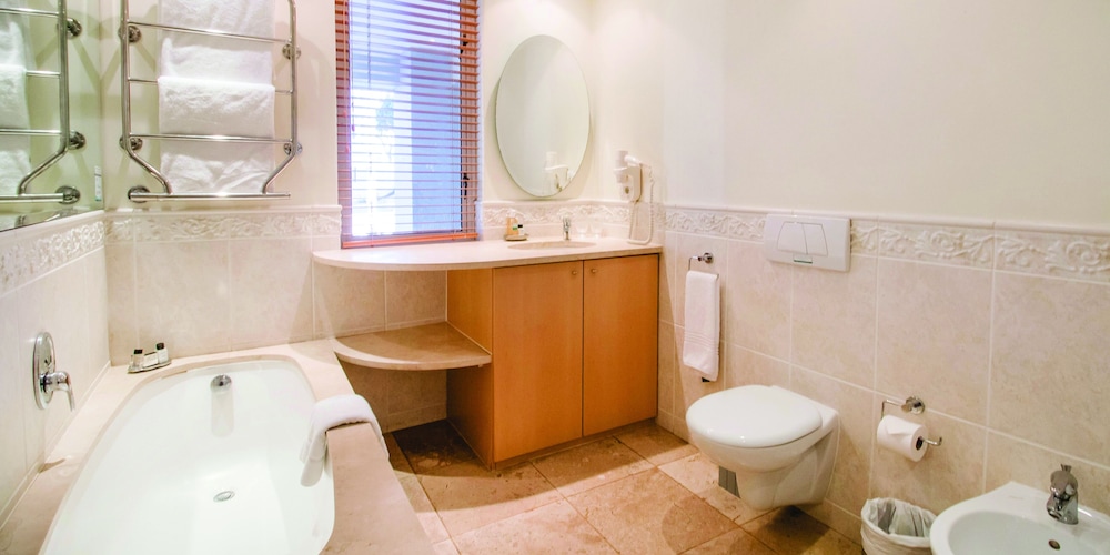 Bathroom amenities