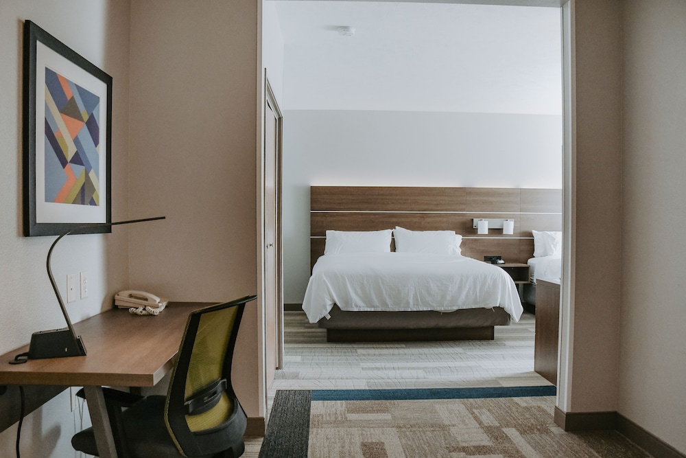 Holiday Inn Express & Suites South Lincoln by IHG - photo 8