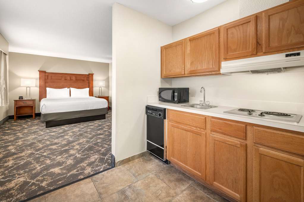 La Quinta Inn & Suites by Wyndham Grants Pass - photo 25