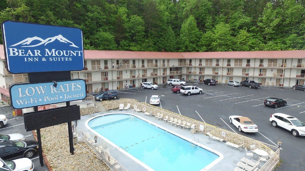 Bear Mount Inn & Suites - last minute hotel in Pigeon Forge