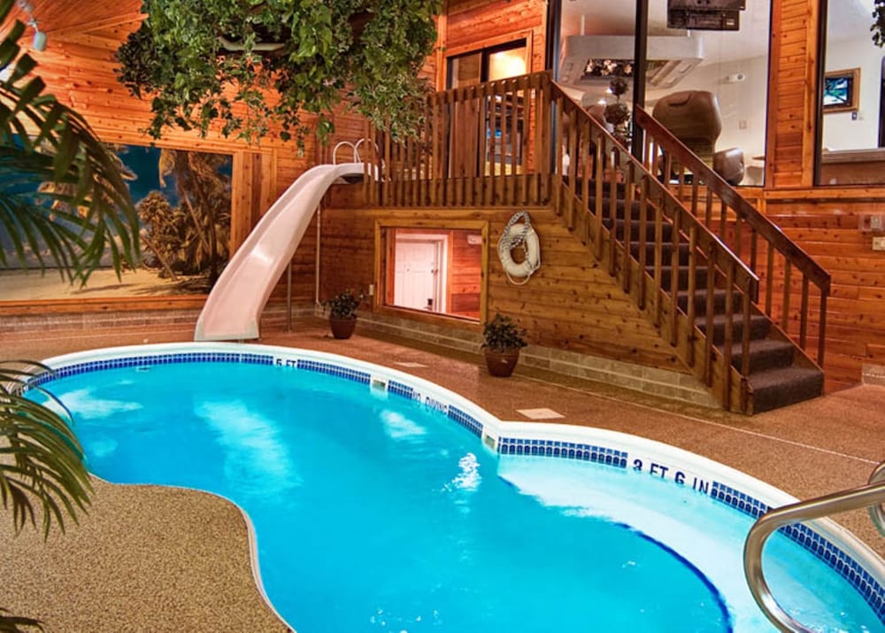 Sybaris Pool Suites Indianapolis - photo 29