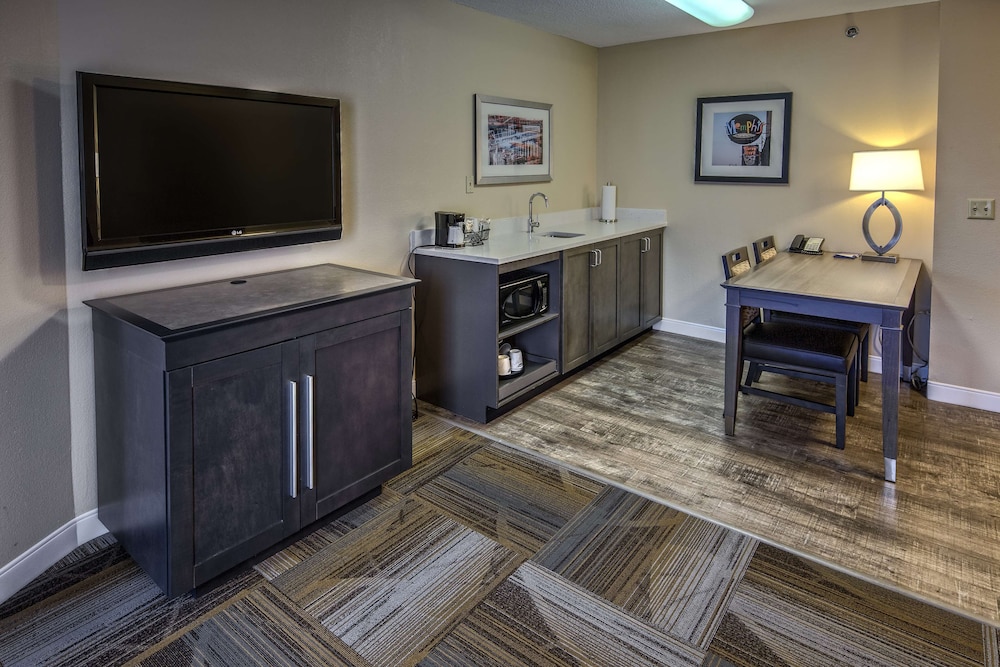 Hampton Inn & Suites Memphis Wolfchase Galleria - photo 28