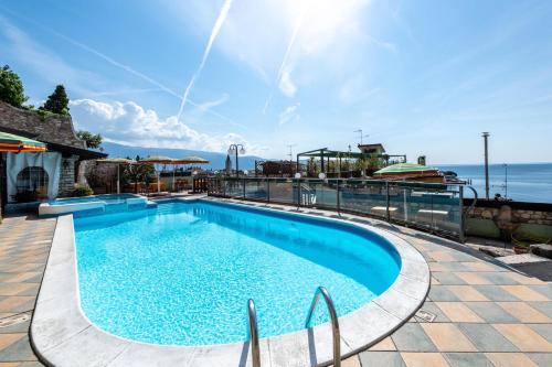 Gardasol Romantic 1 Vista Lago in Toscolano Maderno, Italy