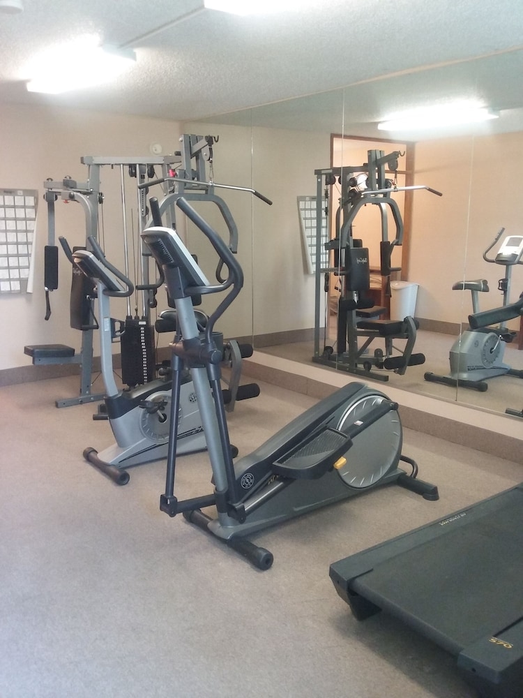 Norfolk Country Inn and Suites - photo 18