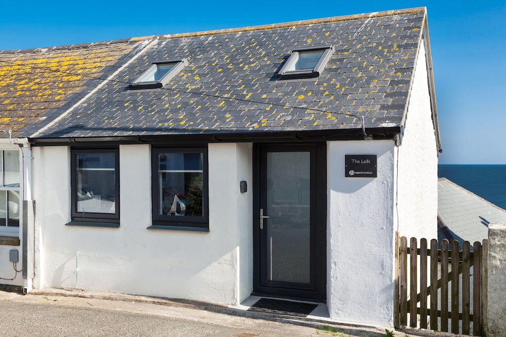 The Loft - carbon neutral hotel in Helston