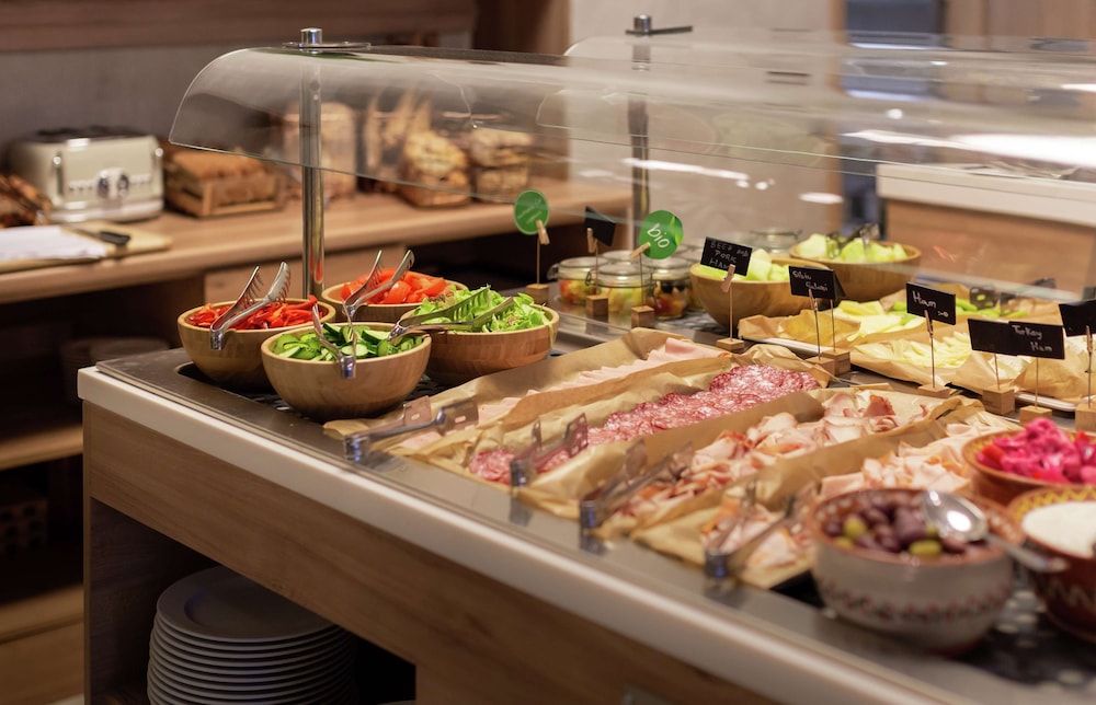 מזון ומשקאות