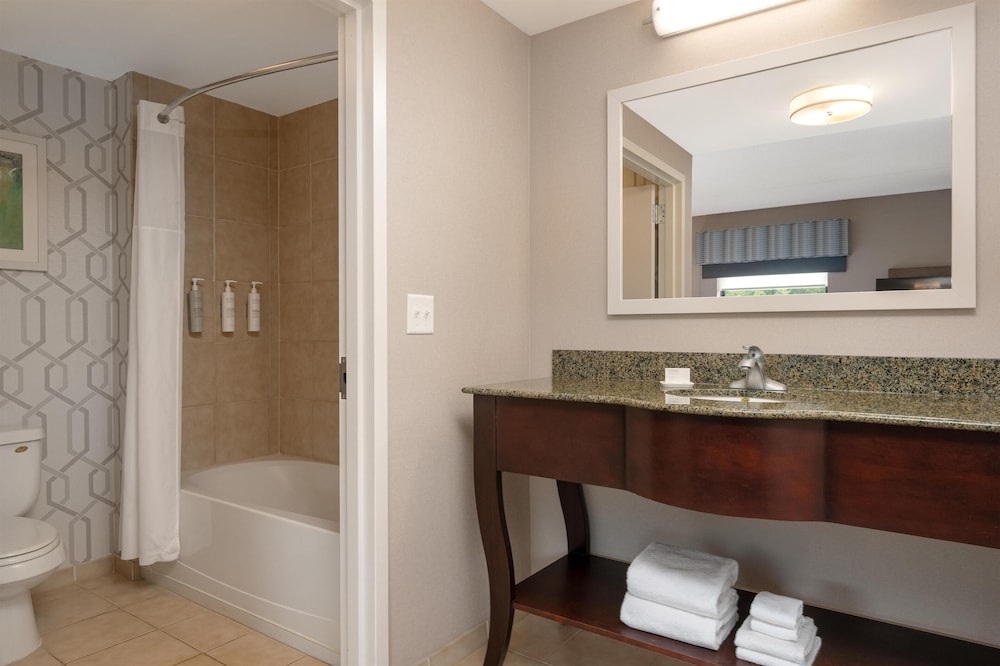 Hampton Inn & Suites Wilkes Barre Scranton - photo 18