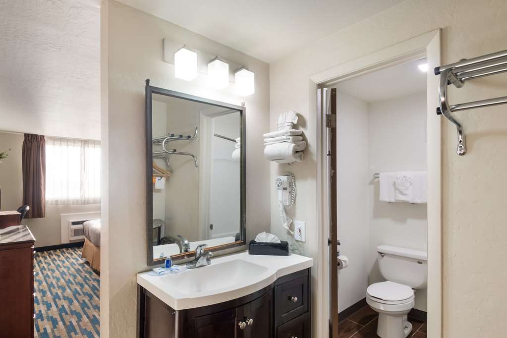 Rodeway Inn Fort Morgan - photo 25