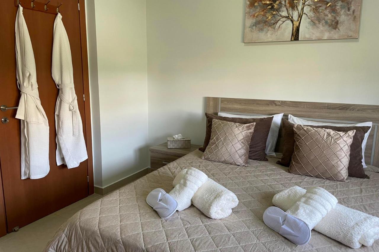 Eleona’s Royal Gardens By Yiota Luxury 2 Bed Apartment in Exclusive Complex