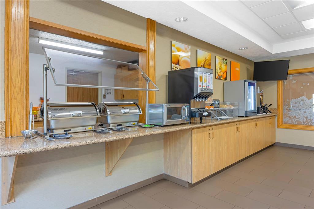 Comfort Suites Salem - photo 45