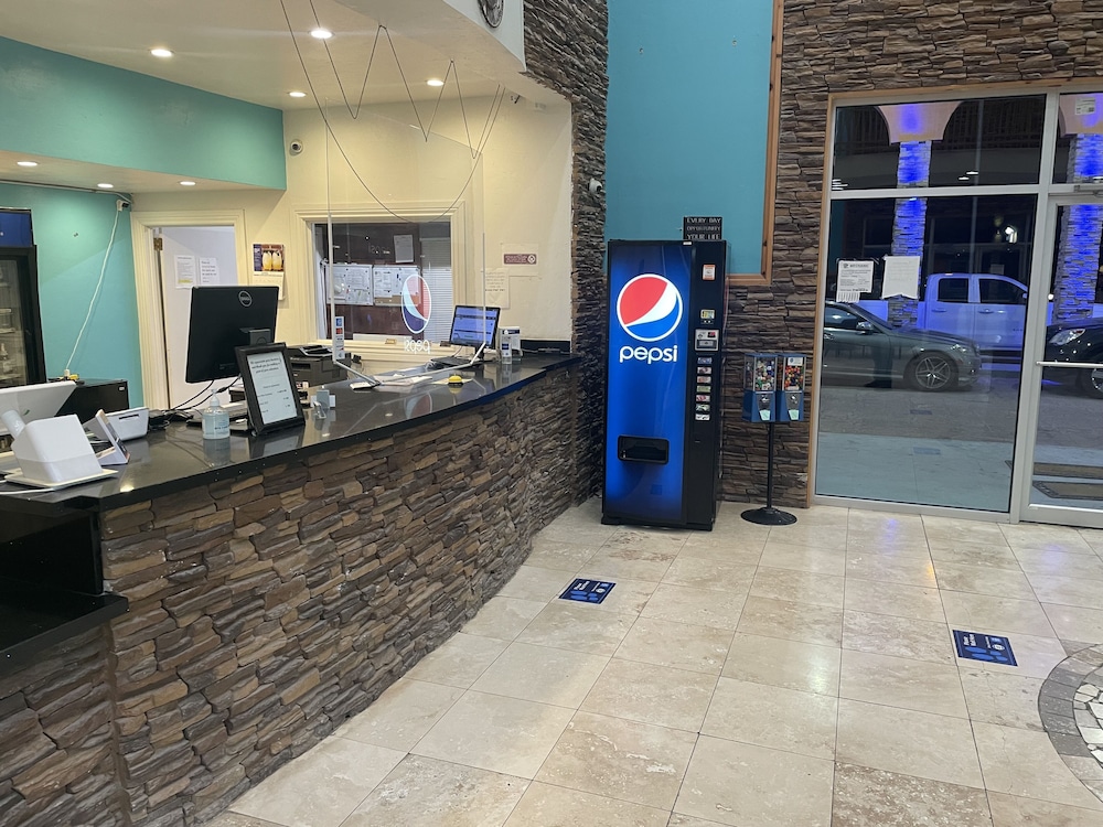 Alien Residence Inn - photo 3