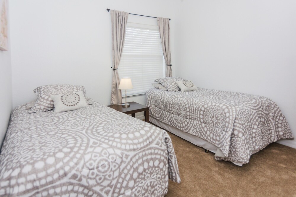 5Br 3Bath Private Townhome 13min Disney 1496ft - photo 15