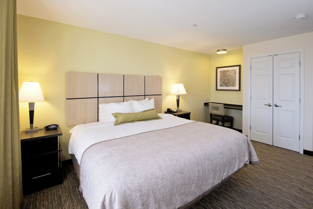 Candlewood Suites Greeley an IHG Hotel - photo 3