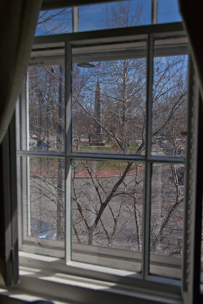 Concord's Colonial Inn - photo 28