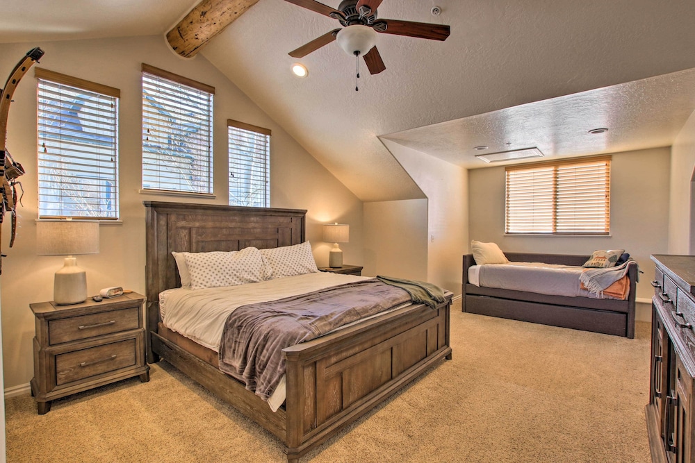 2 Condo Property with Mtn Views by Golf and Ski Resort - photo 25