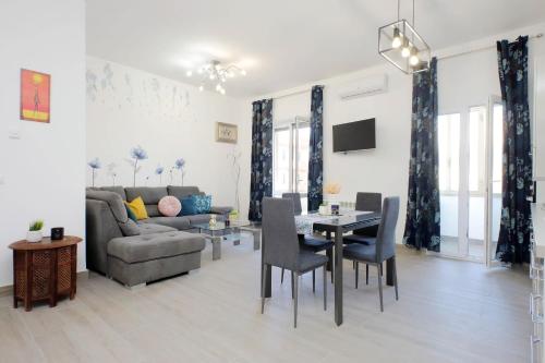 Vicino al Mare Aeroporto & Self Check in — 4-Star Luxury Hotel in Fiumicino-Isola Sacra, Italy