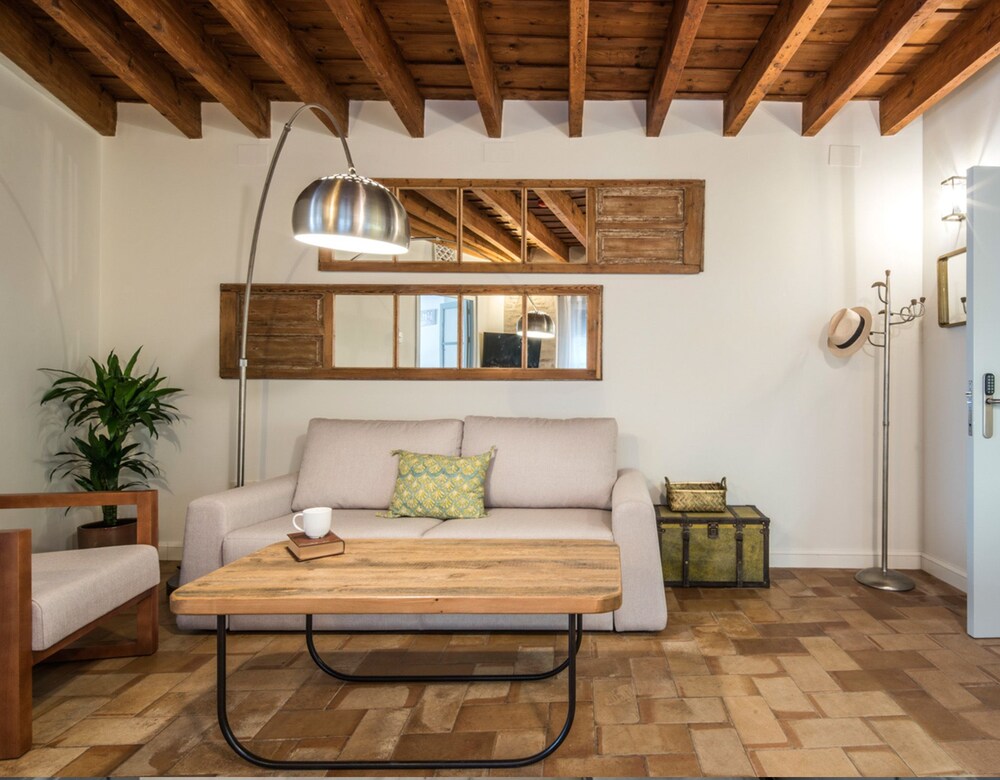 Santa María Apartamentos — 4-Star Luxury Hotel in Sevilla, Spain