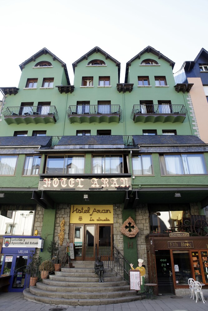 Hotel Aran La Abuela in Vielha, Spain