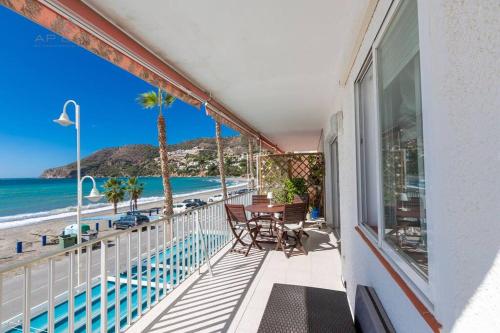 Szimple Magnific Seaviews — carbon neutral stay, Almunecar