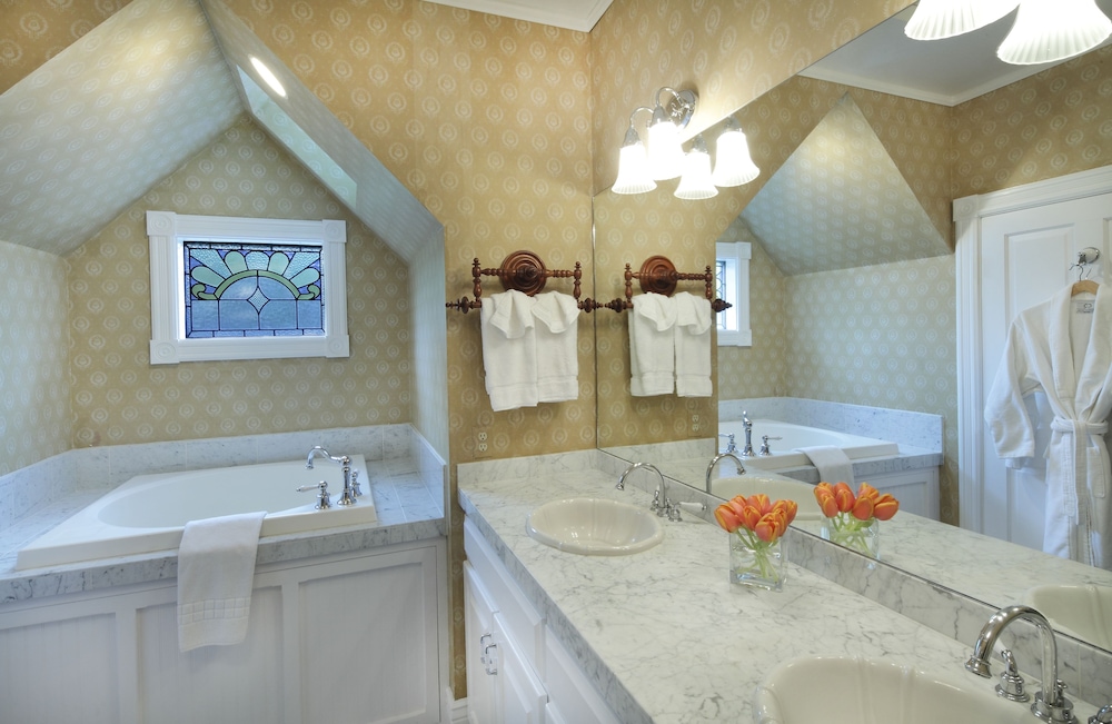Grape Leaf Inn - photo 33