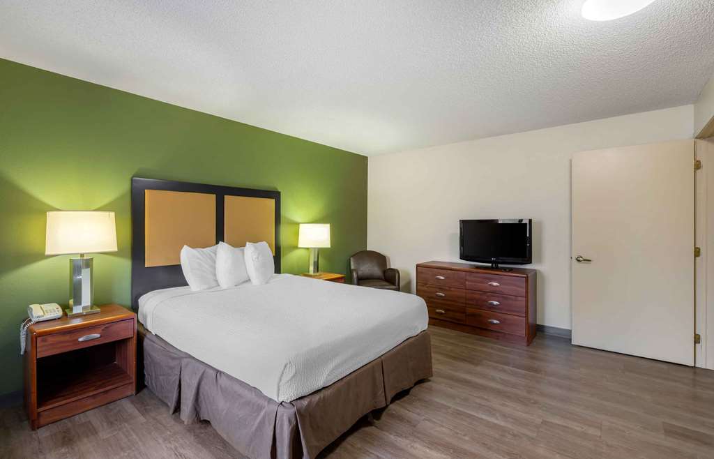 Extended Stay America Suites Omaha West - photo 37